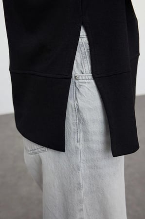 Tarz Bol Bisiklet Yaka Düşük Kol Uzun Geniş Kesim Yırtmaçlı Yumuşak Tuşeli Örme Sweatshirt