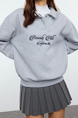 Oversize Gömlek Yaka Düşük Kol Uzun Gömlek Yaka Nakışlı Fit Kalın İçi Polarlı Örme Sweatshirt