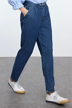Stil Kadın Moda Denim Kot Pantolon Regular Boru Paça Düğme Detaylı Yüksek Bel Mom Jeans