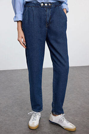 Stil Kadın Moda Denim Kot Pantolon Regular Boru Paça Düğme Detaylı Yüksek Bel Mom Jeans