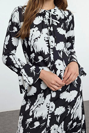 Moda Stil Fitted Bisiklet Yaka Maxi Boy Tesettür Fiyonklu Dokuma Desenli Elbise