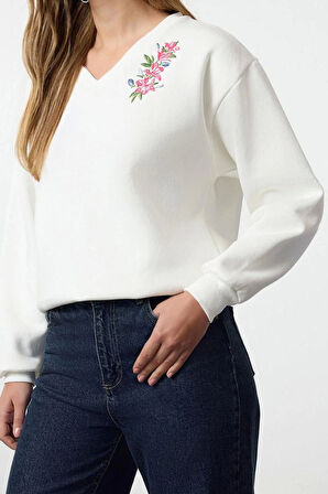 V Yaka Düşük Kol Çiçek Nakışlı normal Kalıp V Yaka Kalın İçi Polarlı Örme Sweatshirt