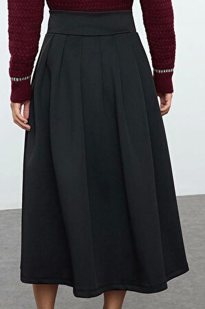 Modern Tarz Astarsız Örme Midi Boy Yüksek Bel Kloş Pili Detaylı Midi Etek