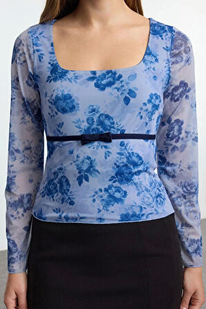 Stil Kadın Çiçek Baskılı Tül Fiyonk Detaylı Fitted Vücuda Oturan Esnek Bluz Regular Örme Slim Kalıp