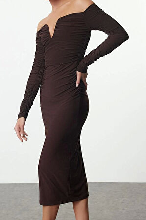 Moda Stil Fitted Carmen Yaka Midi Boy Vücuda Oturan Örme Elbise