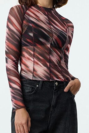 Stil Kadın Karyoka Dikişli Soyut Desenli Vücuda Oturan Kısa Bluz Crop Örme Slim Kalıp