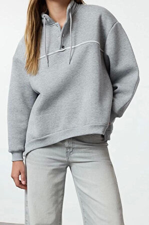 Bol Dik Yaka Düşük Kol Uzun Çıtçıtlı Kalıp Çıtçıtlı Biyeli Kalın İçi Polarlı Örme Sweatshirt