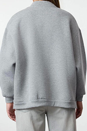 Bol Dik Yaka Düşük Kol Uzun Çıtçıtlı Kalıp Çıtçıtlı Biyeli Kalın İçi Polarlı Örme Sweatshirt