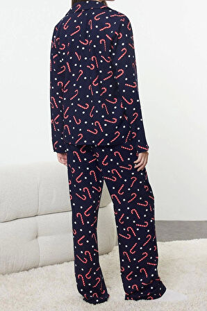 Tarz Rahat Uzun Kollu Geniş Paça Puantiyeli Yılbaşı Temalı Viskon Dokuma Pijama Takımı