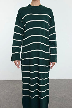 Moda Stil Relaxed Bisiklet Yaka Maxi Boy Tesettür Çizgili Kolu Yırtmaç Detaylı Triko Elbise