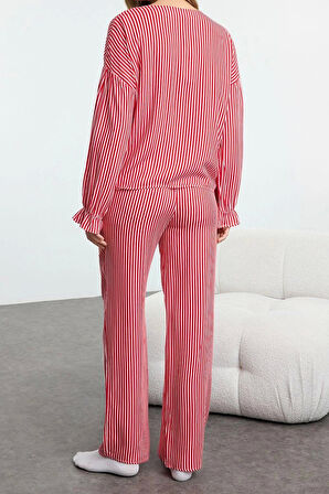 Tarz Rahat Uzun Kollu Geniş Paça Kırmızı Çizgili Kurdele Fiyonk Bağlama Detaylı Pijama Takımı