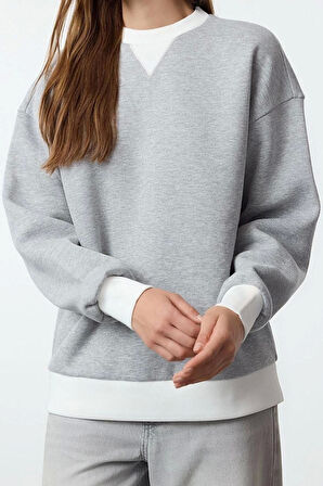 Tarz Bol Dik Yaka Düşük Kol Uzun Geniş Kalıp Kalın Örme Sweatshirt
