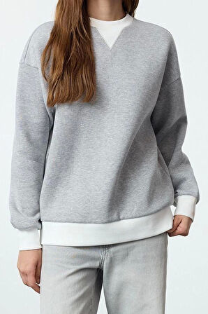 Tarz Bol Dik Yaka Düşük Kol Uzun Geniş Kalıp Kalın Örme Sweatshirt