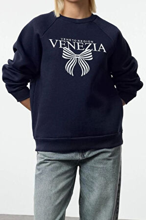 Bisiklet Yaka Reglan Kol Rahat Kalıp Reglan Kol Slogan ve Fiyonk Baskılı Örme Sweatshirt