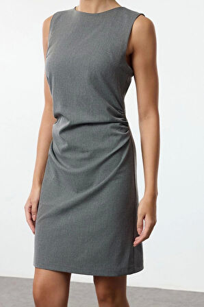 Moda Stil Slim Bisiklet Yaka Mini Boy Düz Vücudu Saran Drape Detaylı Dokuma Elbise