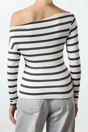 Stil Kadın Düz Yumuşak Kumaşlı Fitted Vücuda Oturan Bluz Regular Örme Slim Kalıp Düşük Kol