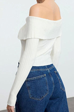 Stil Modern Kadın Crop Standart Kol Carmen Yaka Özel İplik Triko Hırka