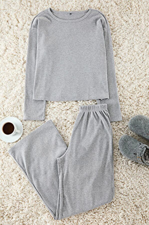 Tarz Rahat Uzun Kollu Geniş Paça Fitilli Örme Pijama Takımı