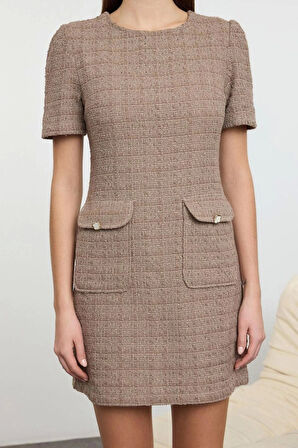 Moda Stil Regular Bisiklet Yaka Mini Boy A Kesim Cep Detaylı Dokuma Elbise