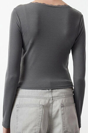 Stil Kadın Kare Yaka Dantel Detaylı Kısa Bluz Crop Örme Slim Kalıp