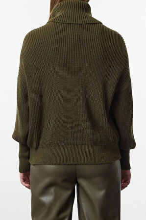 Stil Modern Kadın Regular Düşük Kol Devrik Yaka Geniş Kalıp Fermuarlı Triko Hırka