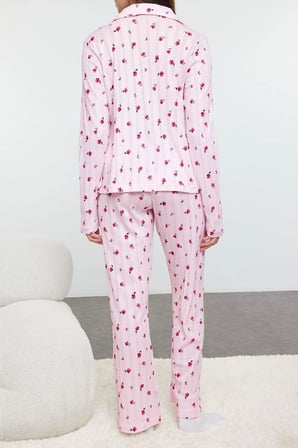 Tarz Rahat Uzun Kollu Boru Paça %100 Pamuklu Çiçekli Ajurlu Delikli Fitilli Örme Pijama Takımı