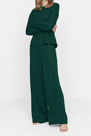 Tarz Rahat Uzun Kollu Geniş Paça Fitilli Örme Pijama Takımı