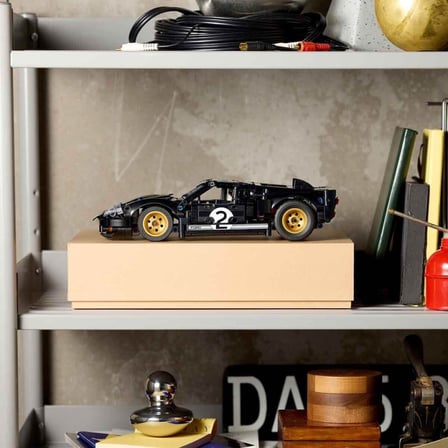 42223 Technic 1966 Ford GT40 MKII 793 parça +18 yaş