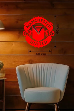 Manchester United Logolu Ahşap Duvar Saati - 40x40 cm Taraftar Hediyesi