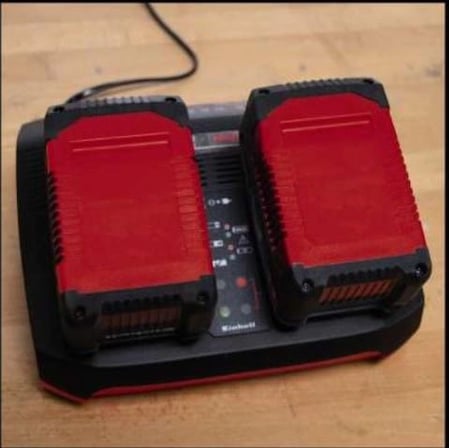 Mey İthalat   Twincharger 2X3,0 Ah Akü ve Şarj Aleti