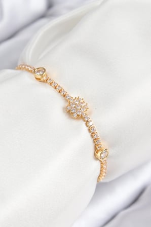 Mey İthalat Pirinç Zirkon Taşlı Kar Tanesi Model Gold Renk Asansörlü Kadın Bileklik
