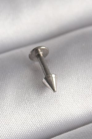 Mey İthalat 316L Çelik Gümüş Renk Çivi Model Piercing