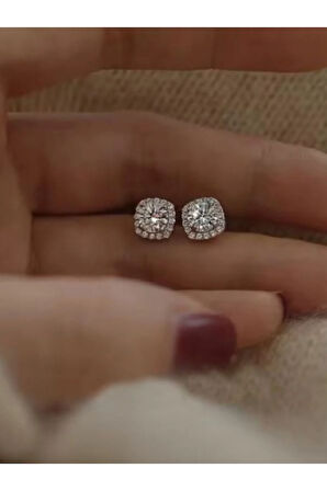 925 Ayar Gümüş Zirkon Taşlı Çiçek Saplama Küpe