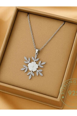 925 Ayar Gümüş Taşlı Kartanesi Ortası Çiçek Taş Tasarımlı Kolye