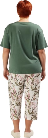 Kadın Çiçek Desenli Kapri Pijama Takımı Fonksiyonel Dayanıklı Kaliteli Konforlu Estetik Şık