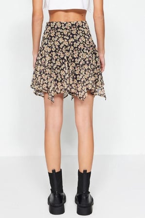 Moda Asimetrik Çiçekli Desen Günlük Mini Boy Etek Ucu Asimetrik Viskon Kumaşlı Mini Dokuma Etek