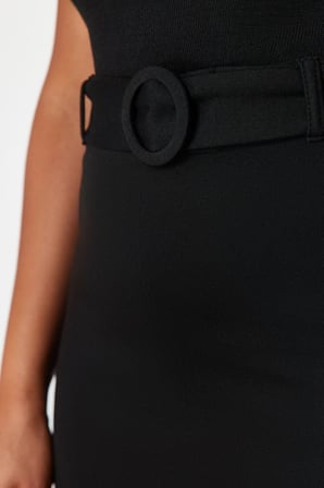 Moda Büyük Beden Regular Düz Desen Günlük Midi Boy Yırtmaç Detaylı Kemerli Midi Örme Etek