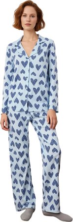 Kadın Kalpli Baskılı Gömlek Yaka Pijama Takımı Fonksiyonel Dayanıklı Kaliteli Konforlu Şık