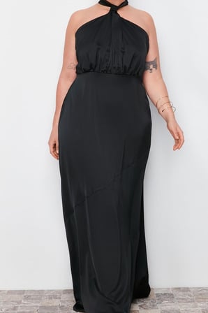 Moda Relaxed Boyundan Bağlamalı Maxi Boy Büyük Beden Halter Yaka Saten Uzun Boy Büyük Beden Elbise