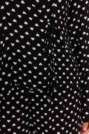 Tarz Rahat Uzun Kollu Boru Paça Kalp Desenli Bağlama Detaylı Viskon Dokuma Pijama Takımı