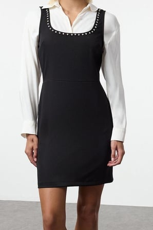 Moda Stil Slim Kare Yaka Mini Boy Yakası Taş İşleme Detaylı Jile Dokuma Elbise
