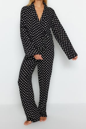 Tarz Rahat Uzun Kollu Boru Paça Kalp Desenli Bağlama Detaylı Viskon Dokuma Pijama Takımı