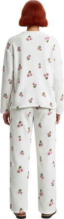 Kadın Çiçek Desenli Örme Pijama Takımı Fonksiyonel Dayanıklı Kaliteli Konforlu Estetik Şık