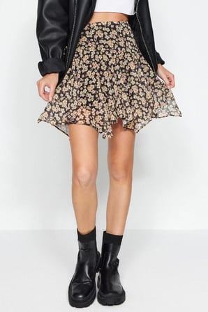Moda Asimetrik Çiçekli Desen Günlük Mini Boy Etek Ucu Asimetrik Viskon Kumaşlı Mini Dokuma Etek