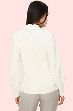 Kadın Pamuk Dokuma Gömlek Balon Kol Yaka Düz Desen Şık ve Rahat Yaz Aylarının Vazgeçilmezi