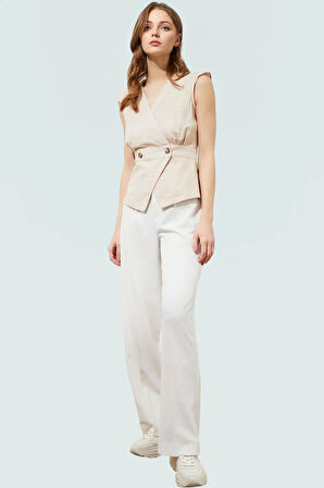 Pamuklu Keten Görünümlü Bluz; V Yaka Düğmeli Kolsuz Fitted Kalıp Özel Tasarım Özenle Seçilmiş