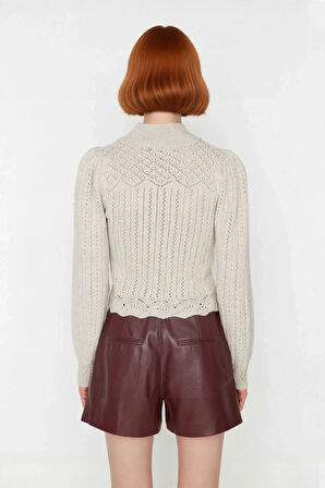 Kadın Ajurlu Örgü Detaylı Dik Yaka Fitted Crop Kazak Balon Kolları İle Kışa Özel Trend Bir Stil