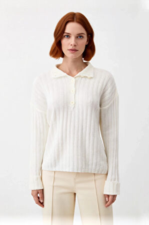 Kadın Dik Yaka Oversize Kalıp Düz Renk Düşük Kol Triko Kazak Soğuk Havalarda Konforlu ve Modern