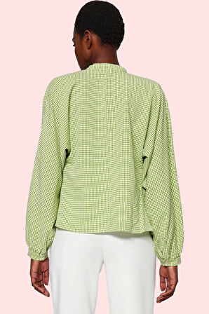 Kadın Kareli Desenli Oversize Gömlek Hakim Yaka Rahat Günlük Stil Yaz Aylarının Vazgeçilmezi