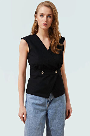 Pamuklu Keten Görünümlü Bluz; V Yaka Düğmeli Kolsuz Fitted Kalıp Özel Tasarım Özenle Seçilmiş